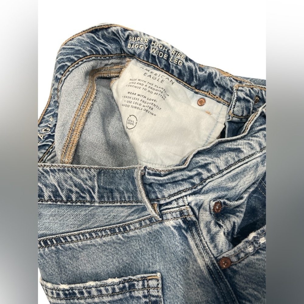 American Eagle Outfitters Super High Rise Baggy Wide-leg Distressed Jeans Size 6 - Picture 2 of 4